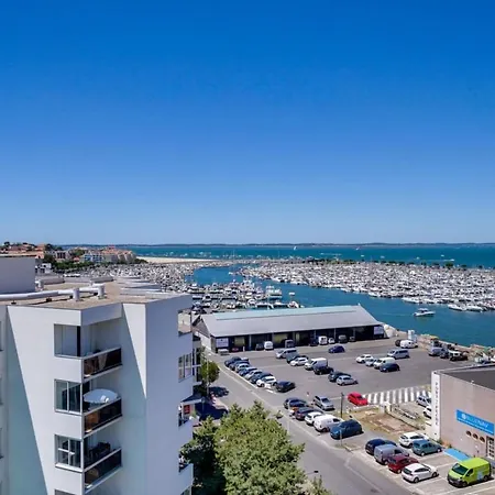 Flat In The Port Of דירה