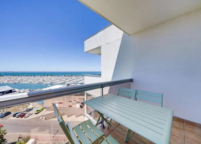 Flat In The Port Of דירה