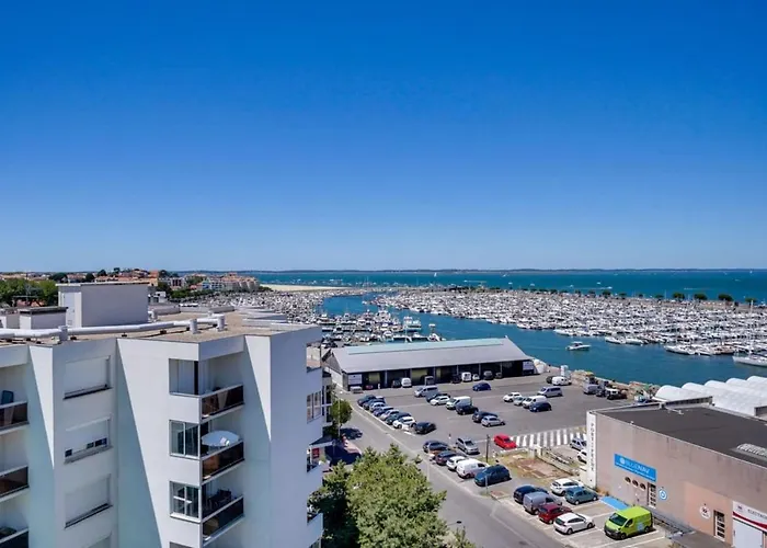 Flat In The Port Of דירה