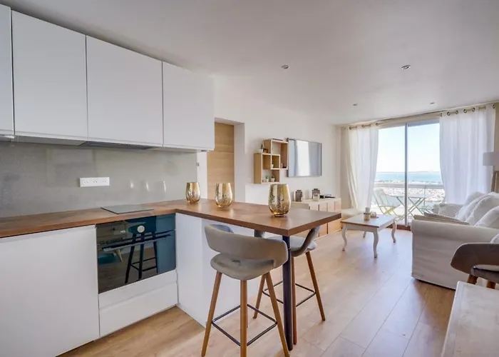 Flat In The Port Of * Arcachon